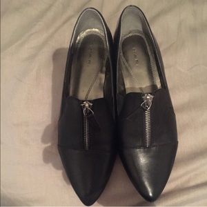 Size 7.5 Black Leather Tahari Shoes